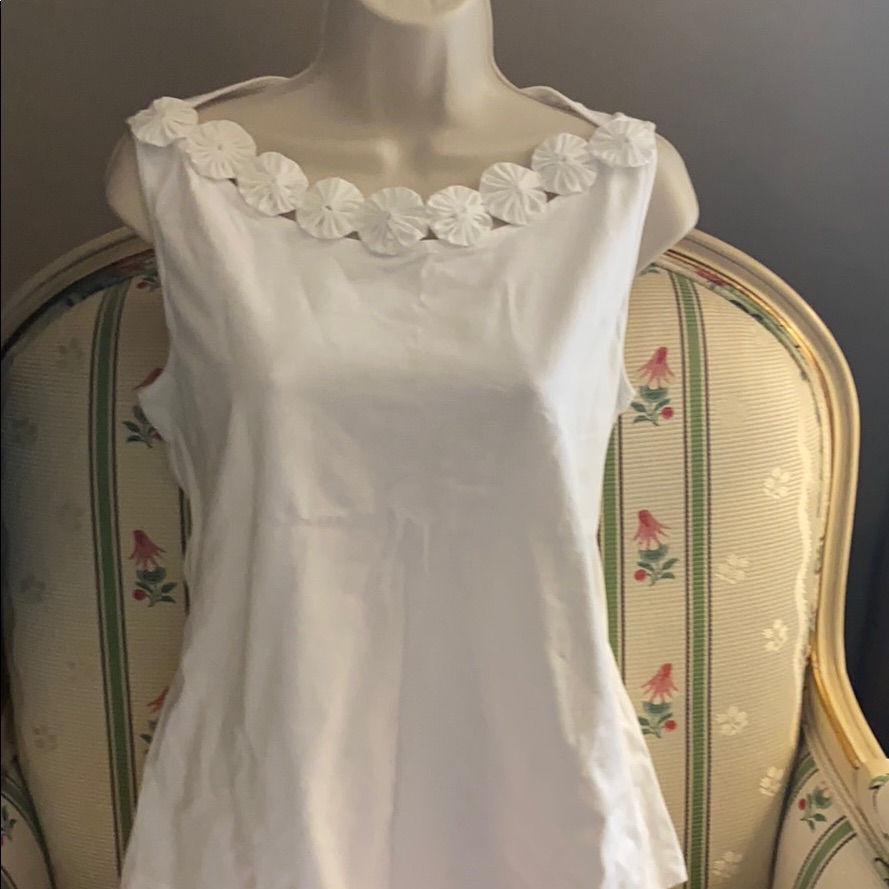 Precious Sleeveless Knit Top! New! White For Lots Of Summer Outfits!